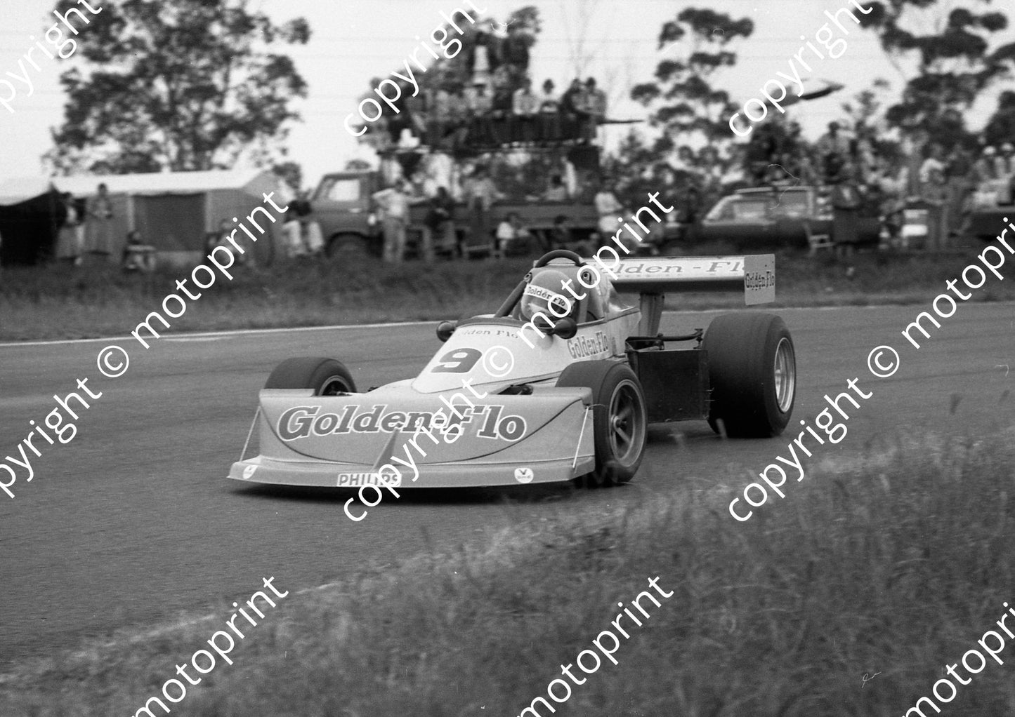 SS Hesketh (permission Malcolm Sampson Motorsport Photography) 1977 Hesketh 15 Jan Booysen March (12)