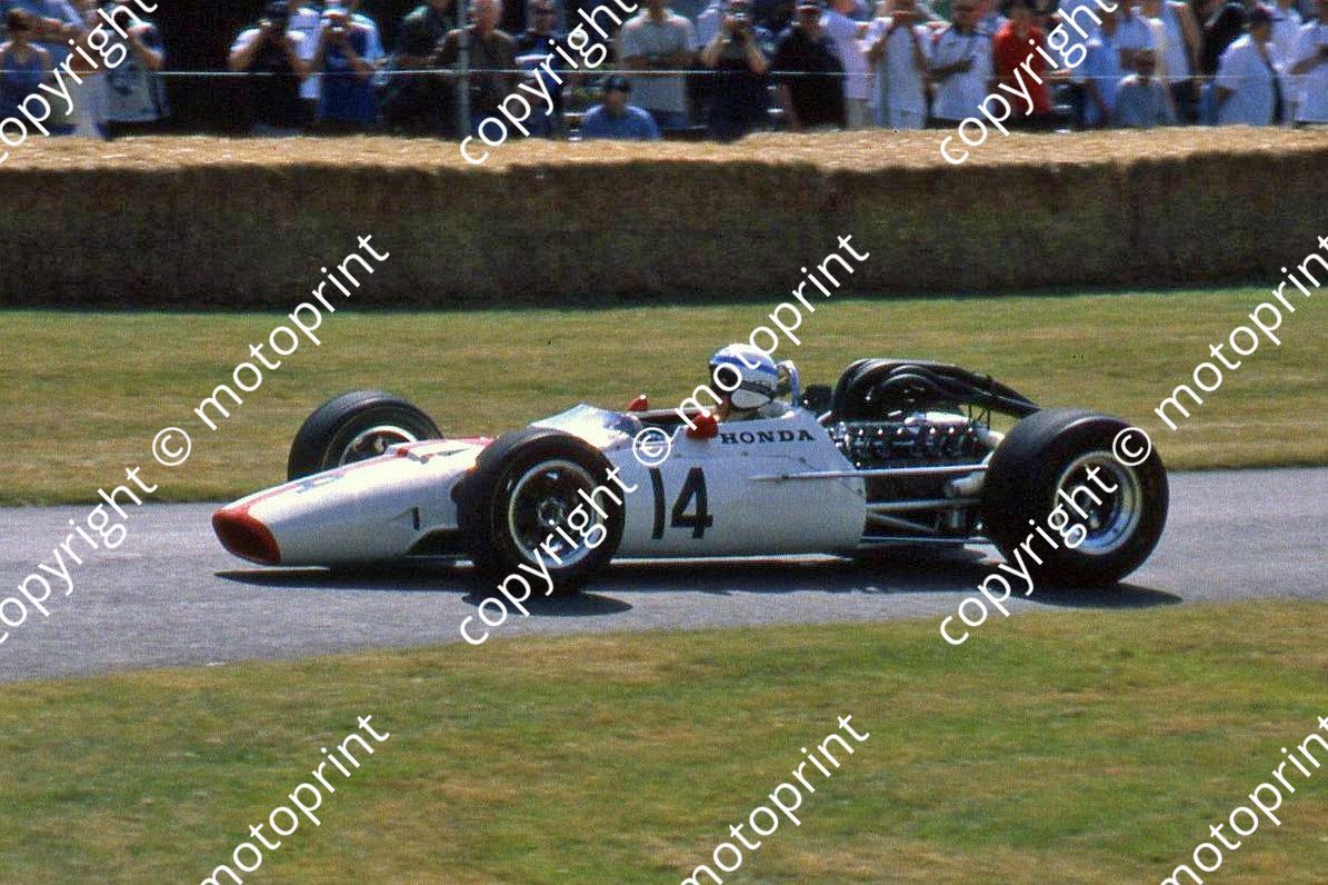 SS Honda RA300 Surtees 3
