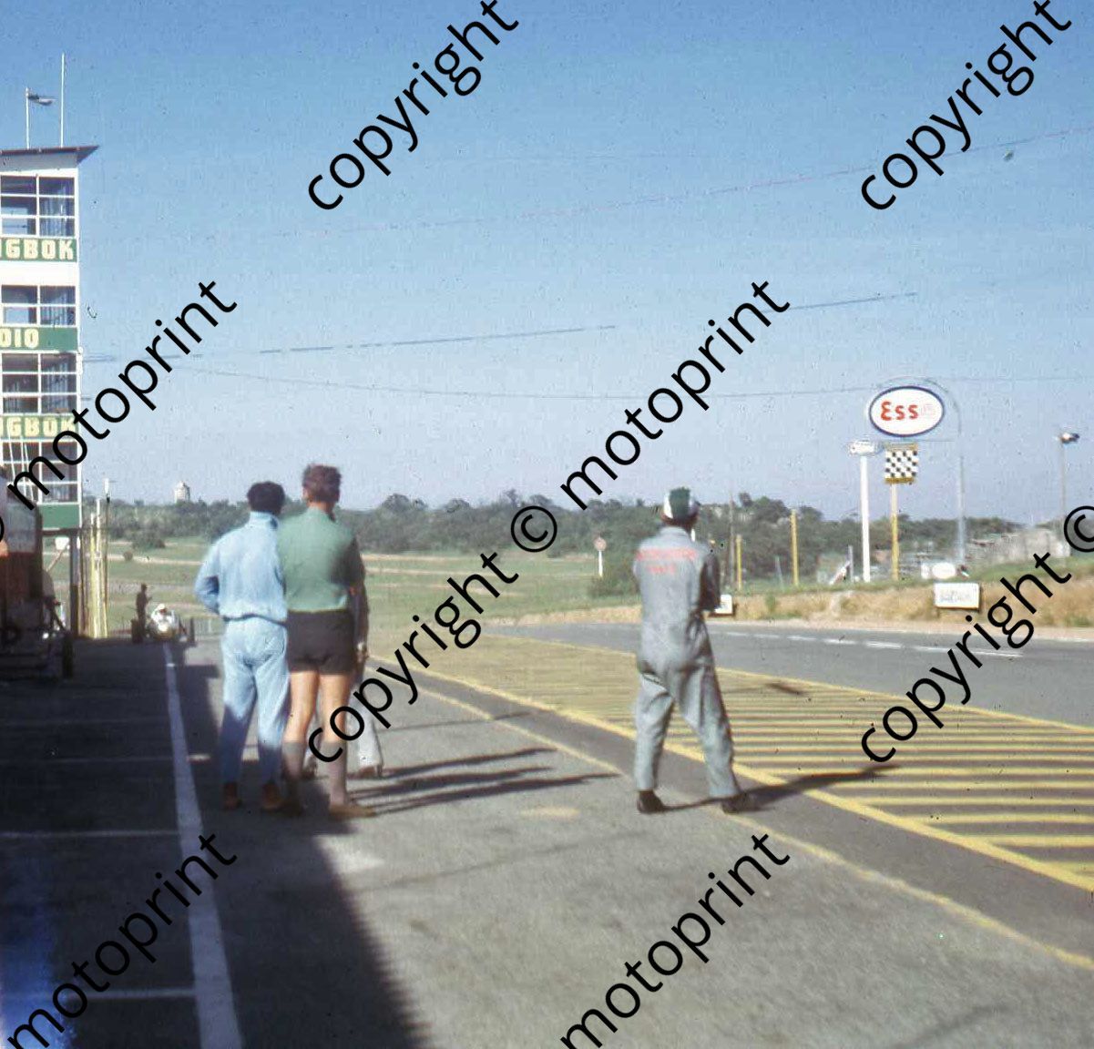 SS Honda mechanics wait for Surtees
