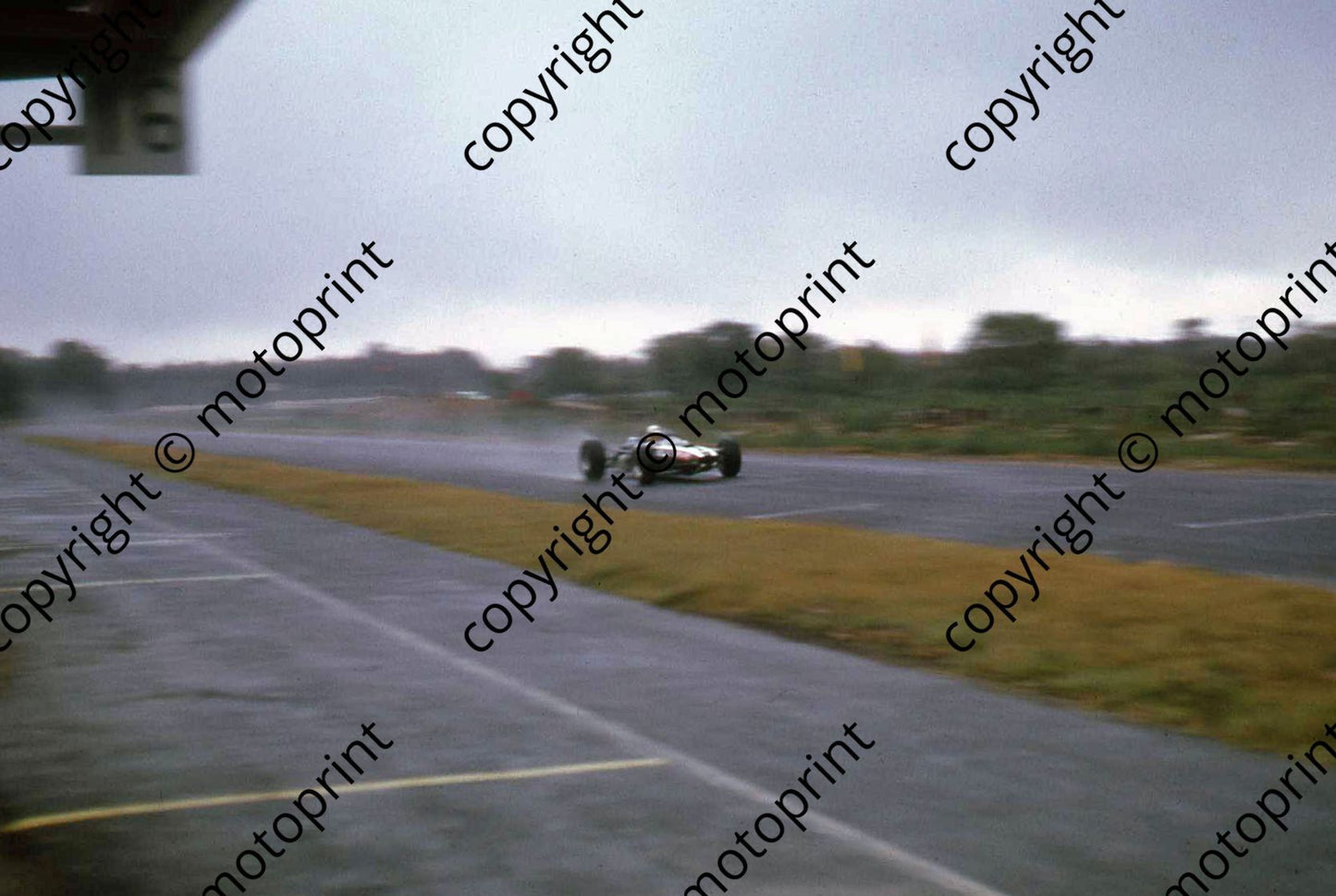 SS Love Tasman Cooper in rain