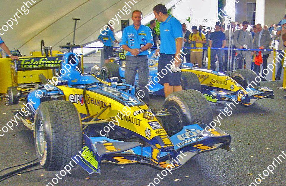 SS Renault F1 cars static