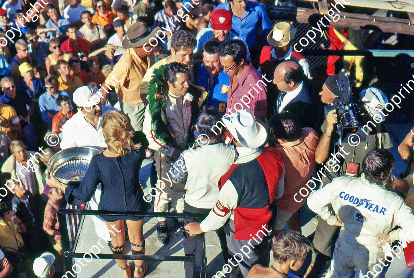 SS Winner Andretti on podium with Foghieri