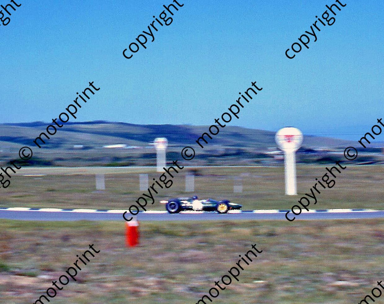 SS Jim Clark Lotus 25 practice cropped