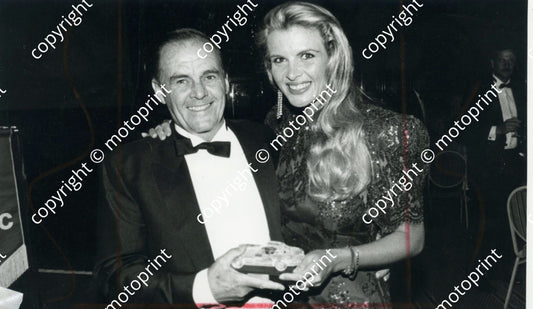 Willie Hepburn with former Miss SA Lorna Potgieter special award for service to motorsport 1992 204