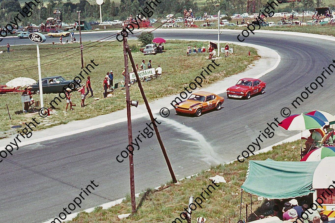 a 238 1971 SA GP saloon race Peranas Olthoff, B Van Rooyen cropped