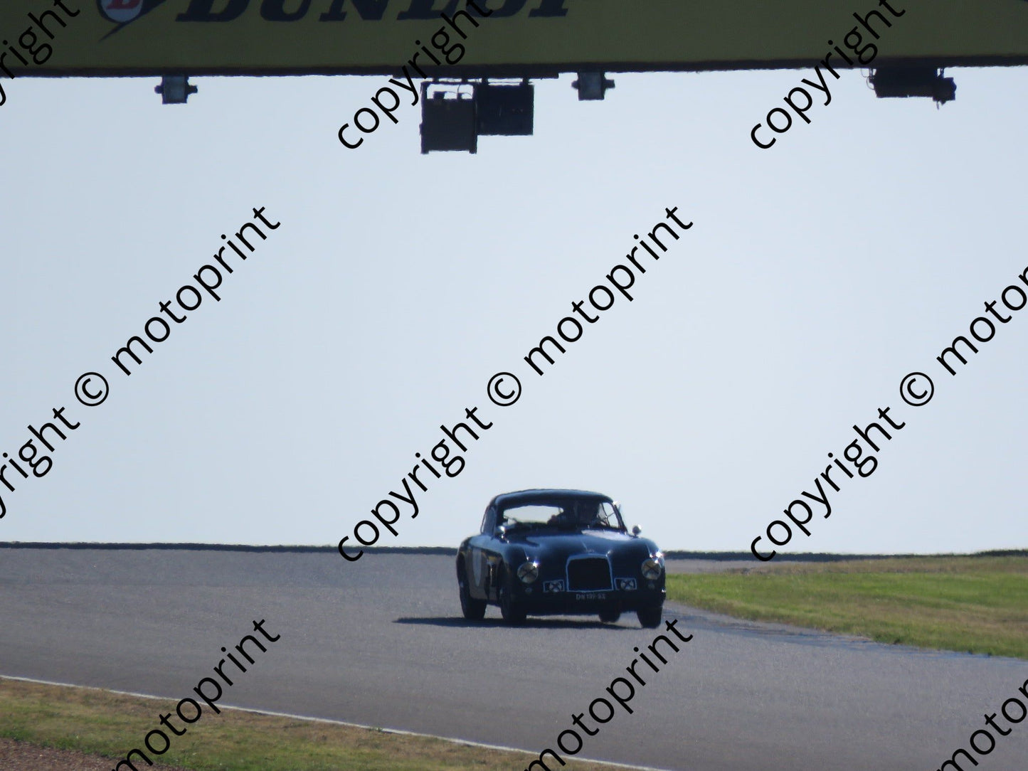 grid 2 1 Aston Martin DB2 Laurent Desplaces, Jean-Luc Bois Sat race pm (3)
