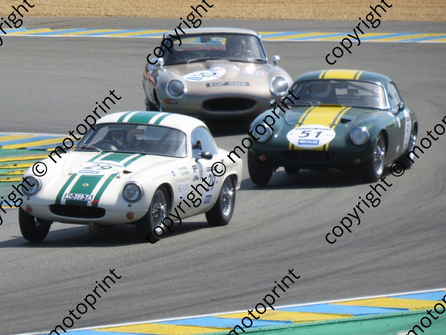 grid 3 29 Lotus Elite Fabrice Perruchot 51 Michael Birch 50 Jag E-type prac (21)