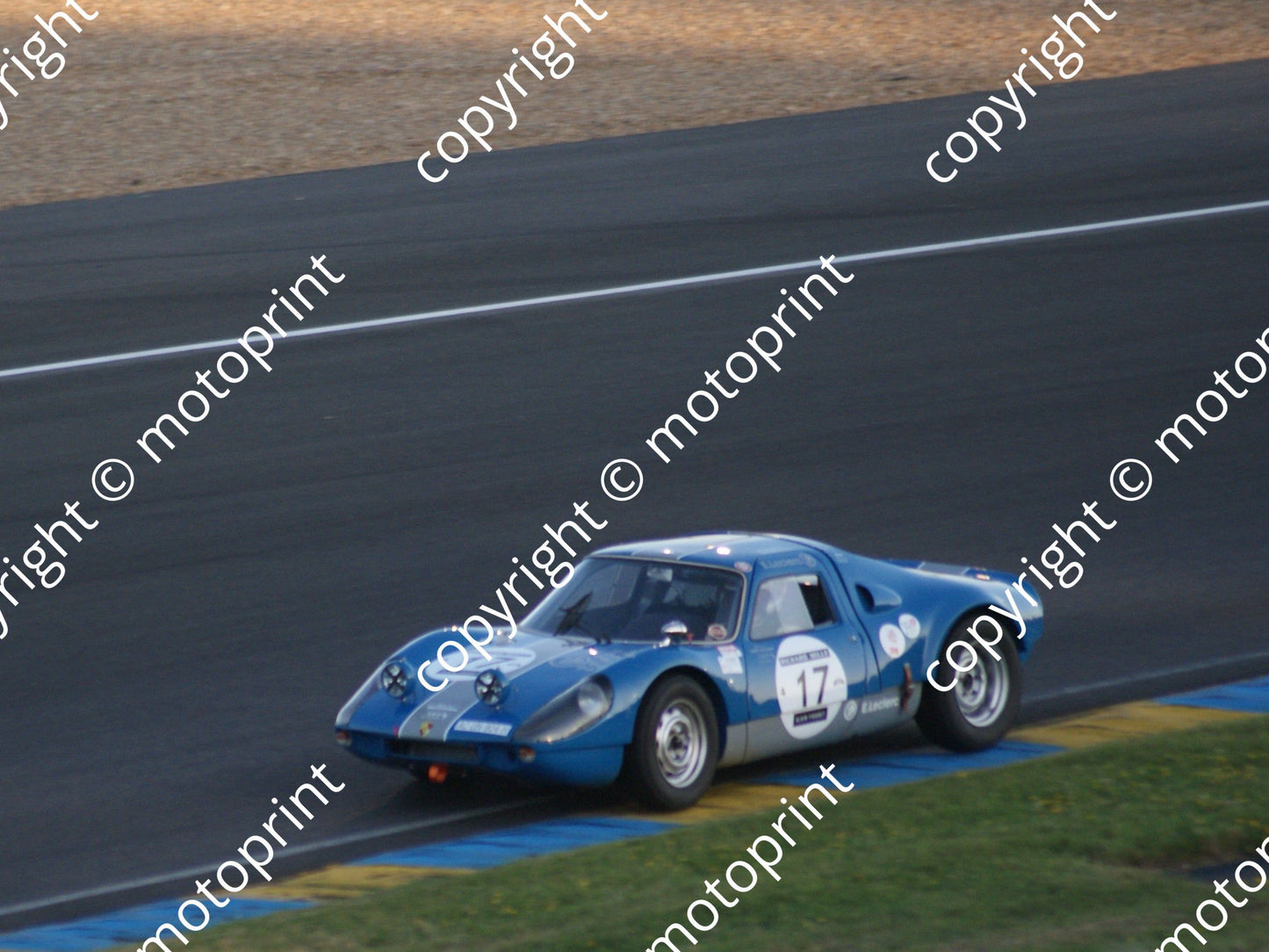 grid 4 17 Porsche 904 Jean Marc, Julien Bussolini 17 Sat evening(25)