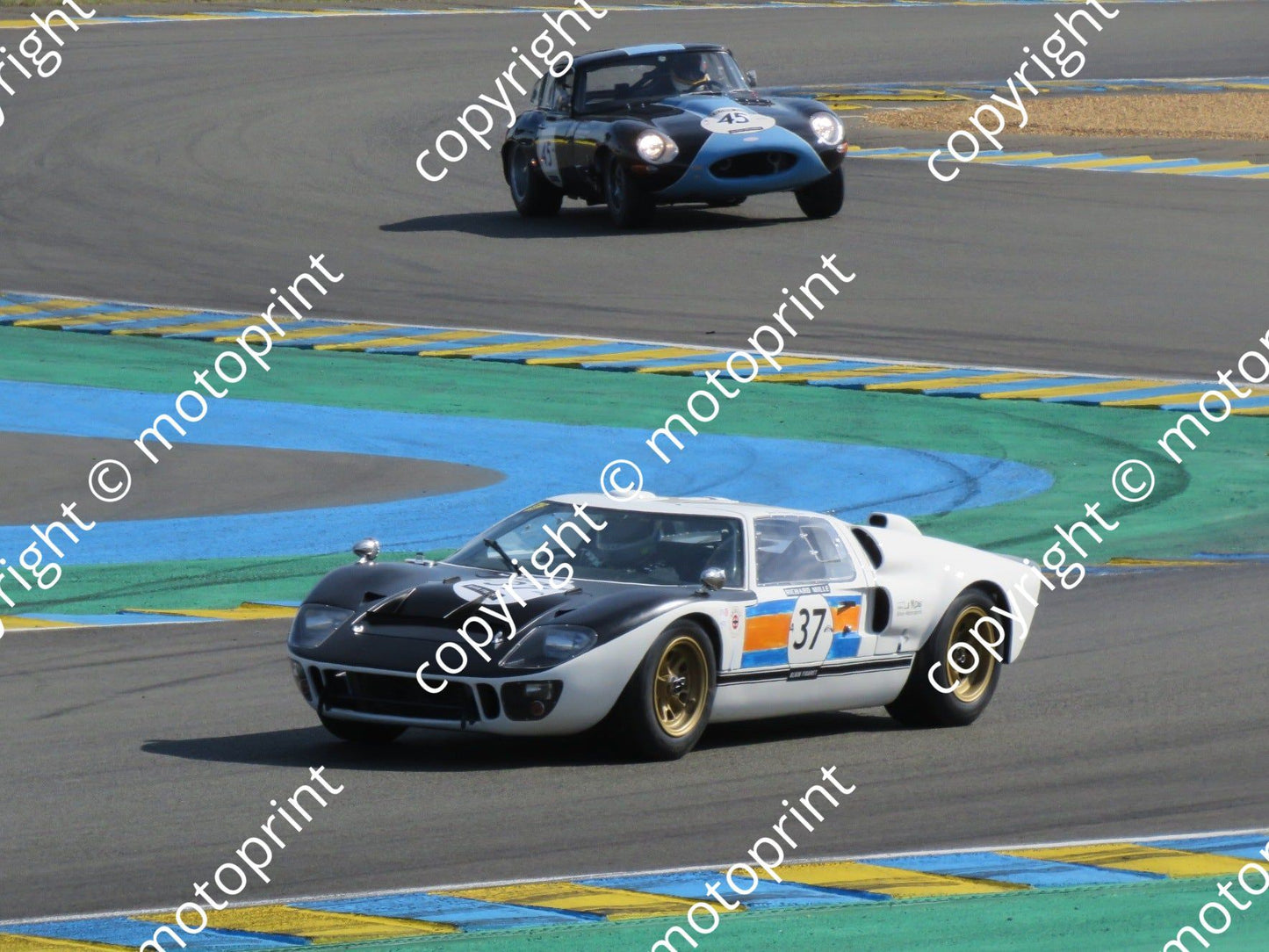 grid 4 37 GT40 Jean-Pierre Lecou, 45 Jag E-type prac (35)