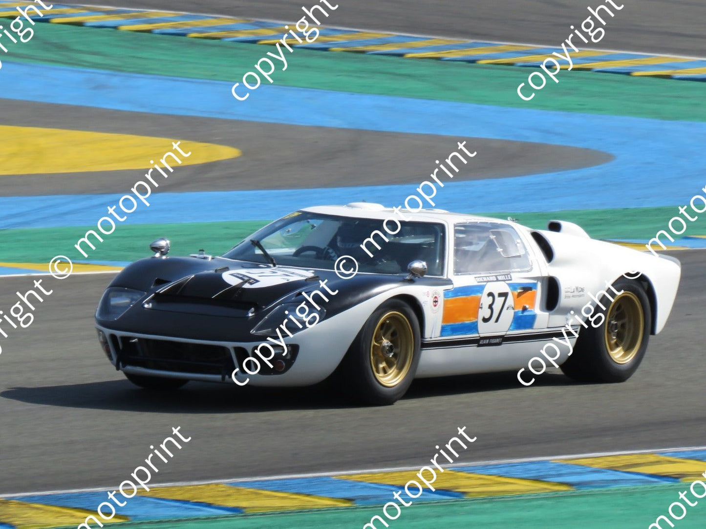 grid 4 37 GT40 Jean-Pierre Lecou prac (36)