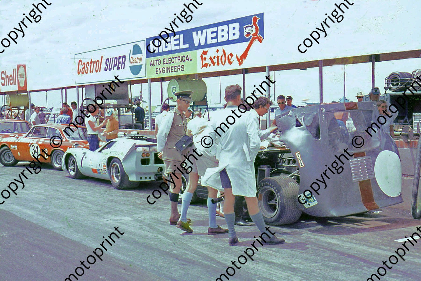 sp Guthrie-Driver GT40_ De Udy Gardner Lola T70_ van Rooyen Alfa GTV Bulawayo 3 hr 1969