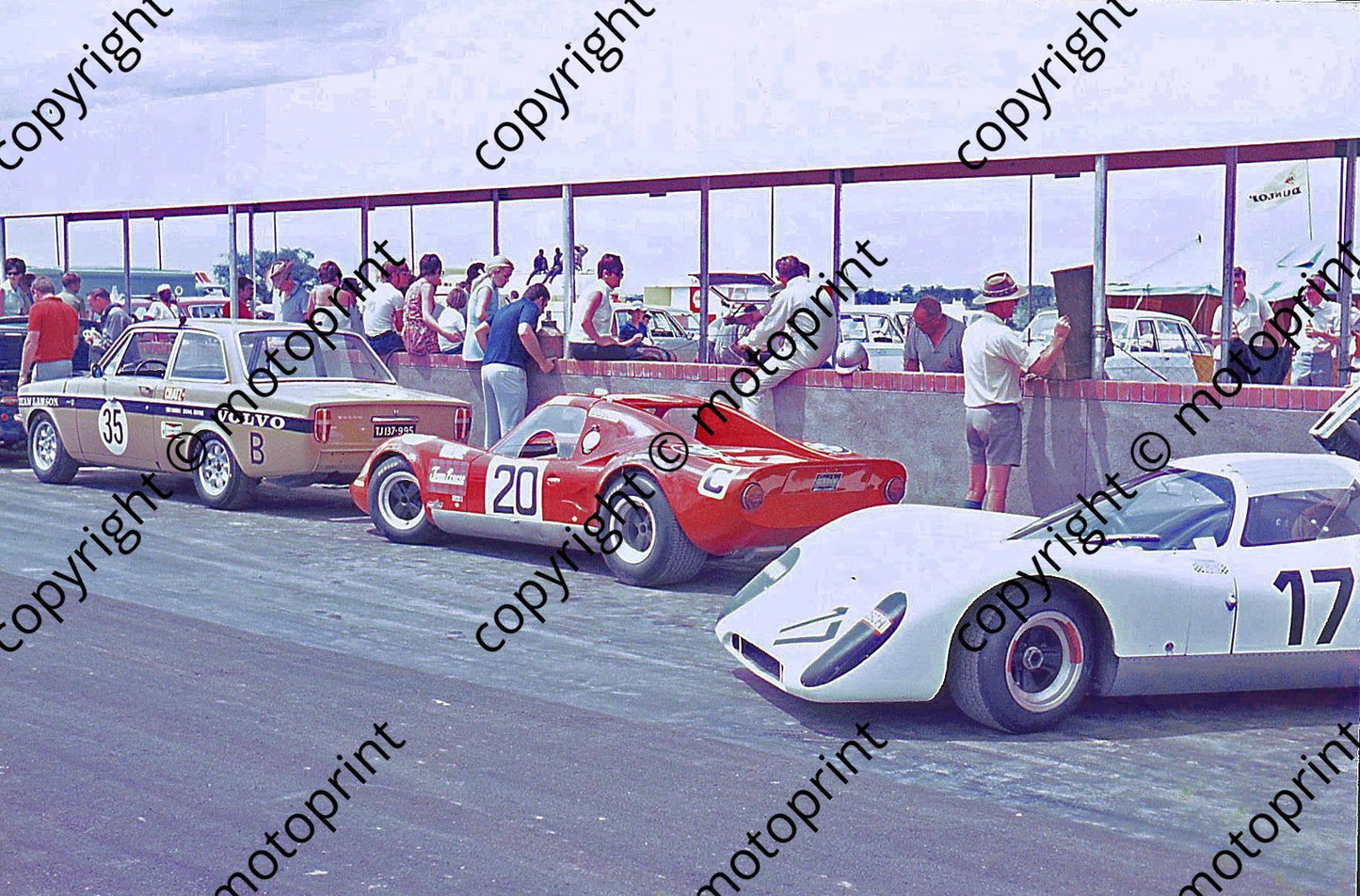 sp Martland Chevron B16_ Holme Chevron B8_ Chatz-Clapham Volvo 142S Bulawayo 3 hr 1969