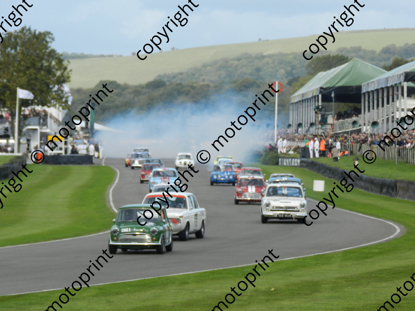 start race 1 Chev Corsair Corsa smoke bomb (11)