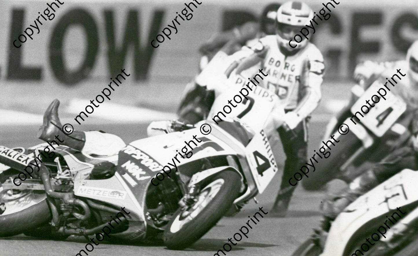 z MC 1988 Kyalami Philips Tracer Rob Petersen falls hit by Heasman part 2 185