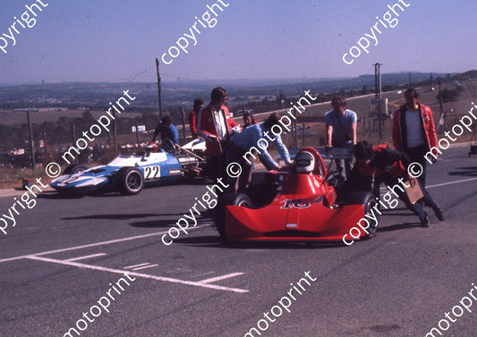Formula Atlantic meets F5000. Kyalami, August 1975