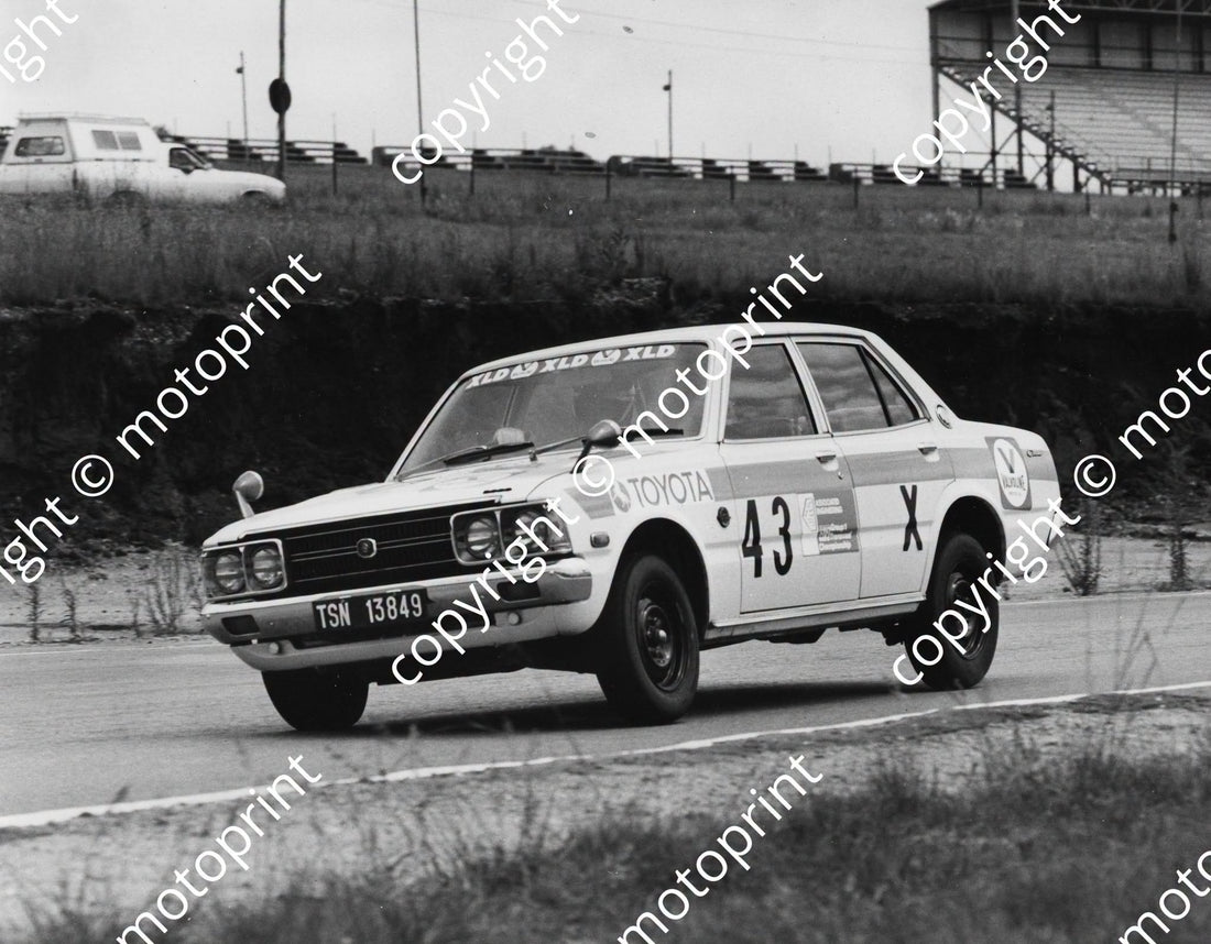 Switching gears from single-seaters to some classic 1975 Group 1 touring car action!