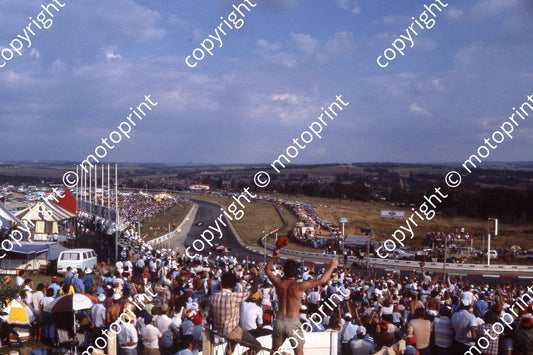 0 Clubhouse crowd (courtesy Roger Swan)  083