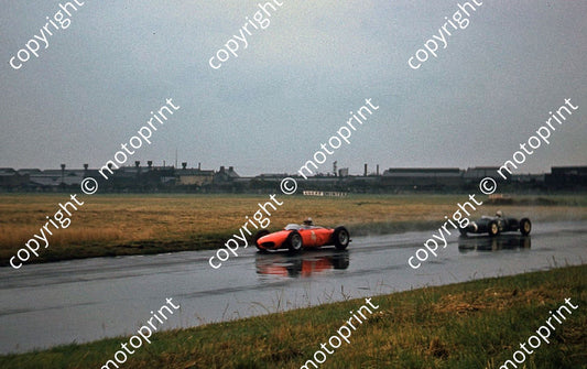 1961 British GP Aintree Von Trips Ferrari 156 sharknose leads Moss Lotus 18-21 300dpi tar A4009 edited