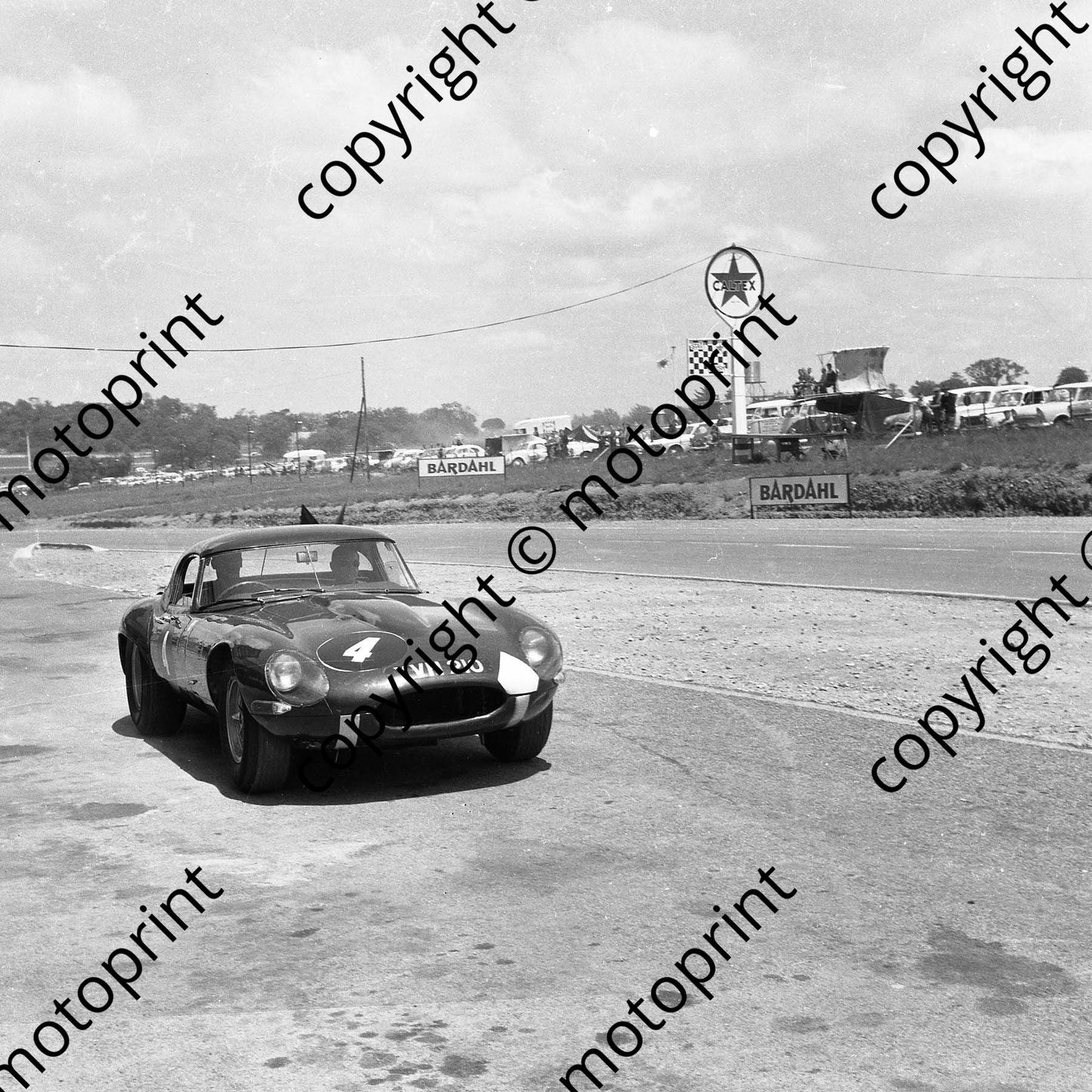 1964 4 Peter Sutcliffe Dickie Stoop lightweight E-type Jag (courtesy Ken Stewart) (2)