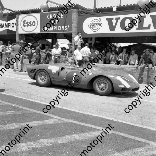 1965 1 David Piper Richard Attwood Ferrari 365 P2 (courtesy Ken Stewart) (4)