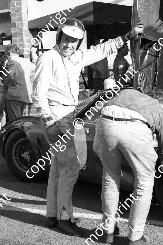 1965 5 Paul Hawkins (holding eng cover up) with Jackie Epstein, Ferrari 250LM (courtesy Ken Stewart) (1) cropped