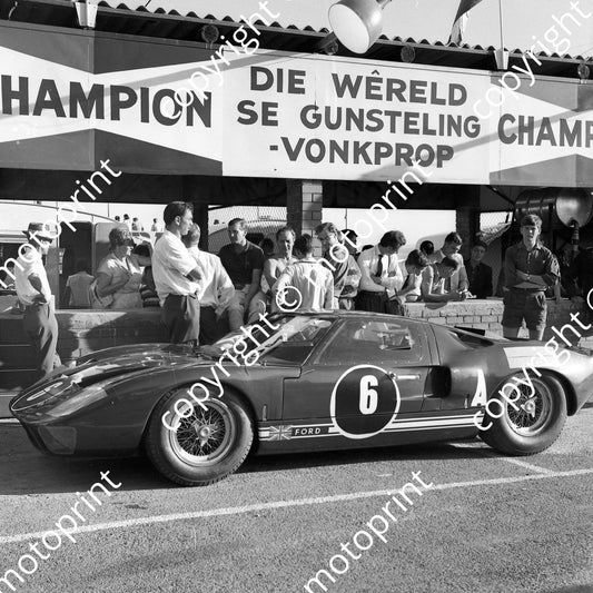 1965 6 Peter Sutcliffe, Innes Ireland (bare chest centre) Ford GT40 (courtesy Ken Stewart)  (11)