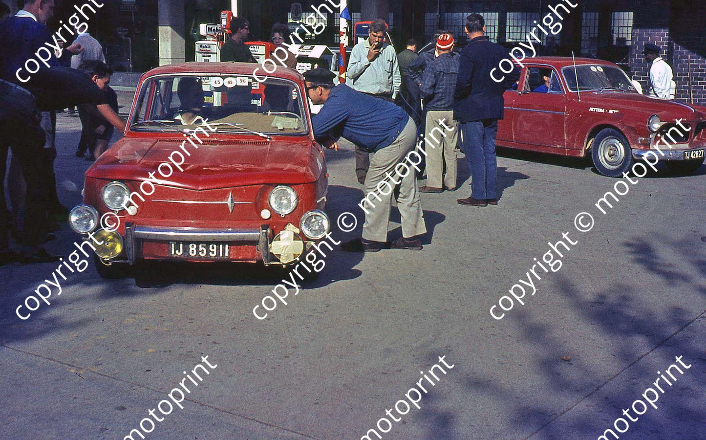 1965 Mobil Moonlight rally R8 TJ85911_ FB Tucker_ Volvo TJ42827 Jan Hettema.....