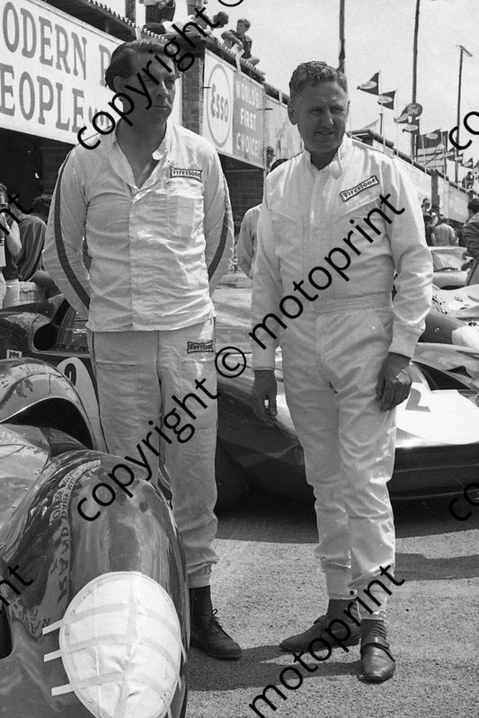 1966 1 Roy Pierpoint Doug Serrurier Lola Ford T70 (2) cropped  (courtesy Ken Stewart)