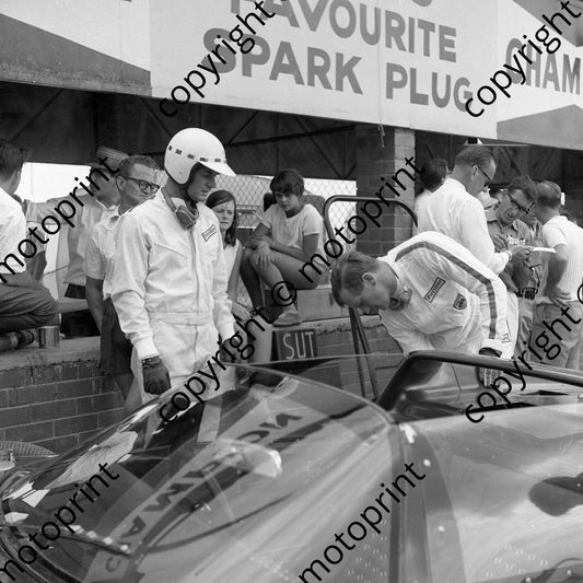 1966 2 Peter Sutcliffe (right) John Love (left) Ford P40 (courtesy Ken Stewart) (5)
