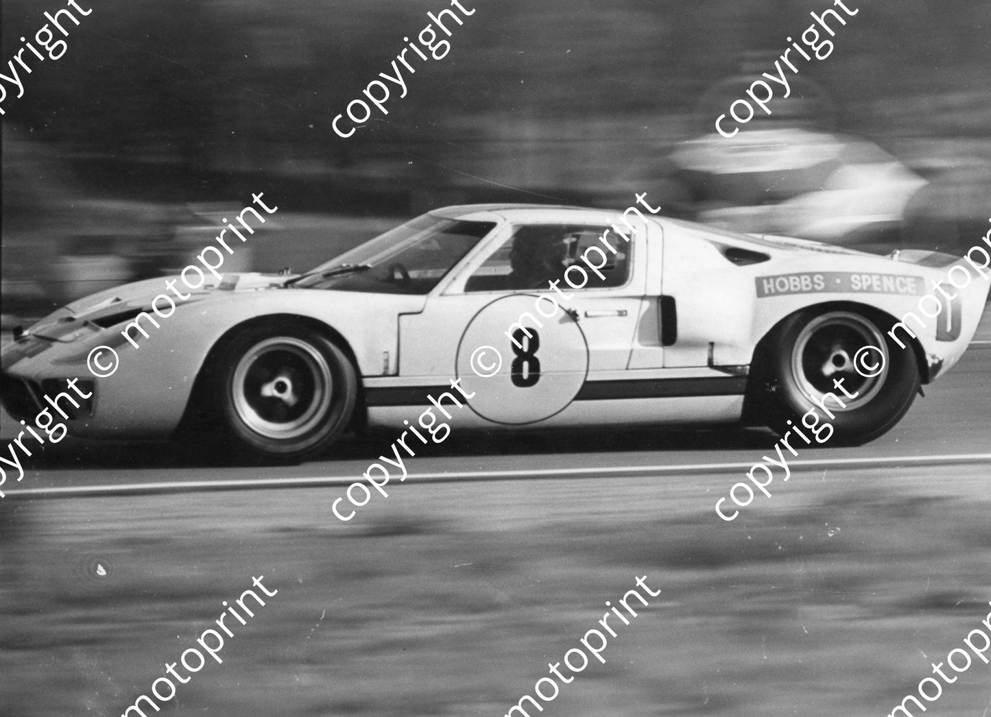 1966 9 hr 8 David Hobbs, Mike Spence GT40(Malcolm Sampson) 571