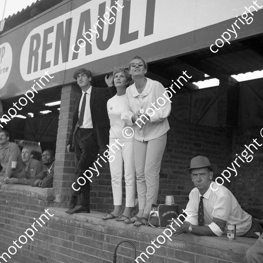 1966 Pat Sonnenschein right and SCC secretary (courtesy Ken Stewart) 786