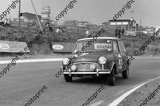 1966 SL 36 Ian Houliston Peter Sissons Morris Cooper S 722 cropped  (courtesy Ken Stewart)