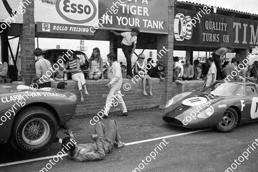 1967 11 Rollo Feilding centre_ his Ferrari 250LM right_ Peter Clarke George van Straaten car left (courtesy Ken Stewart) 296