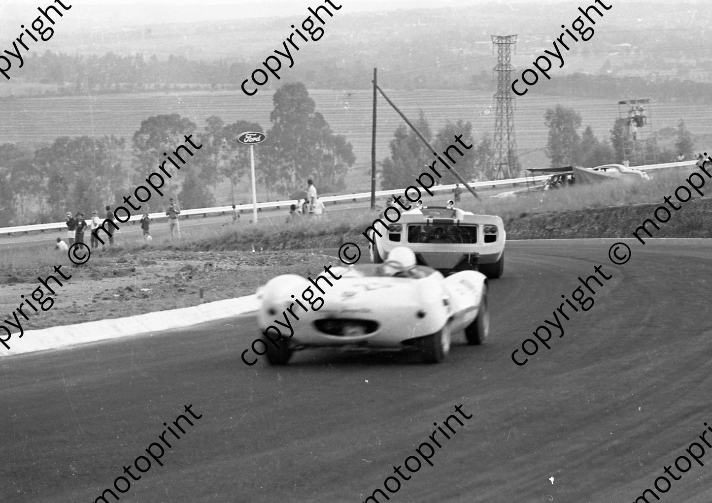 1967 25 Jos Viljoen Meyer Botha (not sharp) 6 Lola Chev D_ Udy Dibley focussed A4 (courtesy Ken Stewart)  (5)