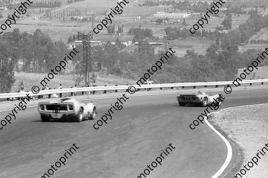 1967 2 Lola Ford Roy Pierpoint Dave Charlton_ 6 Lola Chev D_ Udy Dibley (courtesy Ken Stewart)  282