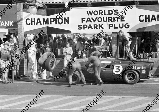 1967 3 Lola Chev pit stop Hawkins Love A4 (courtesy Ken Stewart)  (1)