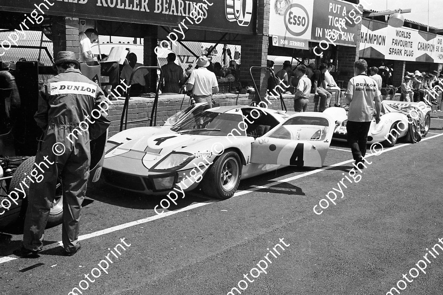 1967 4 Mirage Ford Jackie Ickx Brian Redman (courtesy Ken Stewart) 266