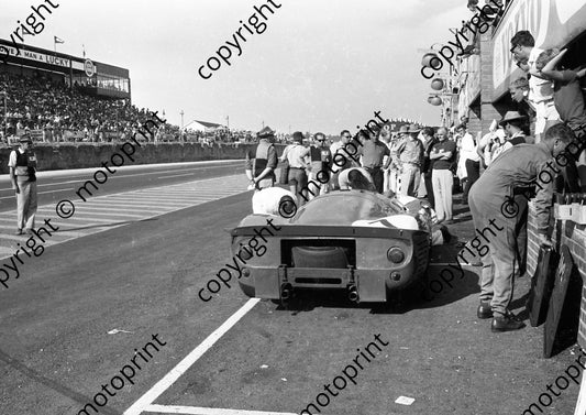 1967 7 Ferrari P4 Piper Attwood pits A4 (courtesy Ken Stewart)  (15)