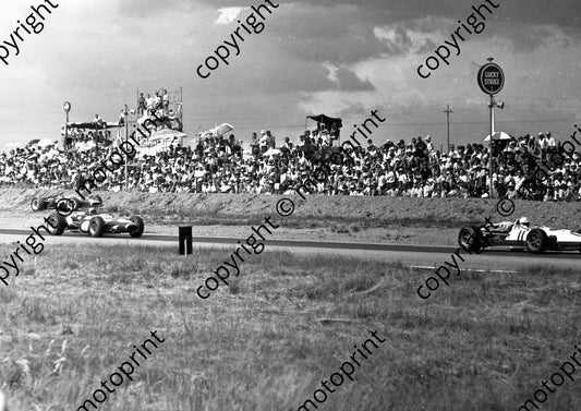 1967 SA GP 11 John Surtees Honda, 1 Jack Brabham Brabham, 5 Jackie Stewart BRM H16 rtd Kya