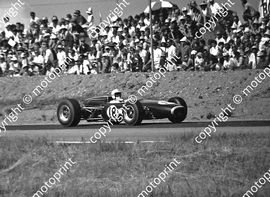 1967 SA GP 18 Sam Tingle LDS Climax Mk3B cropped