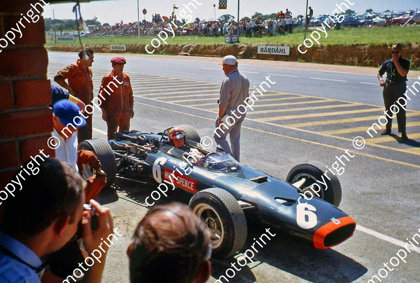 1967 SA GP BRM H16 Mike Spence in car (thanks Vito Momo via G Cavalieri) re-edited 039