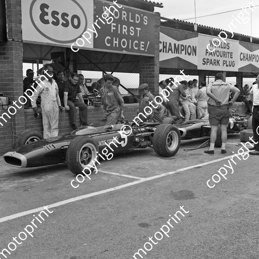 1967 SA GP BRM P53 H16 Jackie Stewart car, NOTE Dunlop tyres,Tony Rudd on pit counter (courtesy Ken Stewart) 107