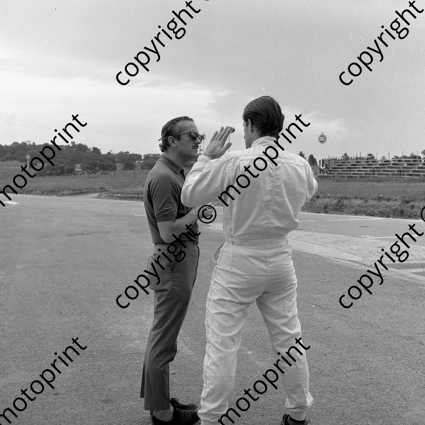 1967 SA GP Colin Chapman, Graham Hill (courtesy Ken Stewart) 047