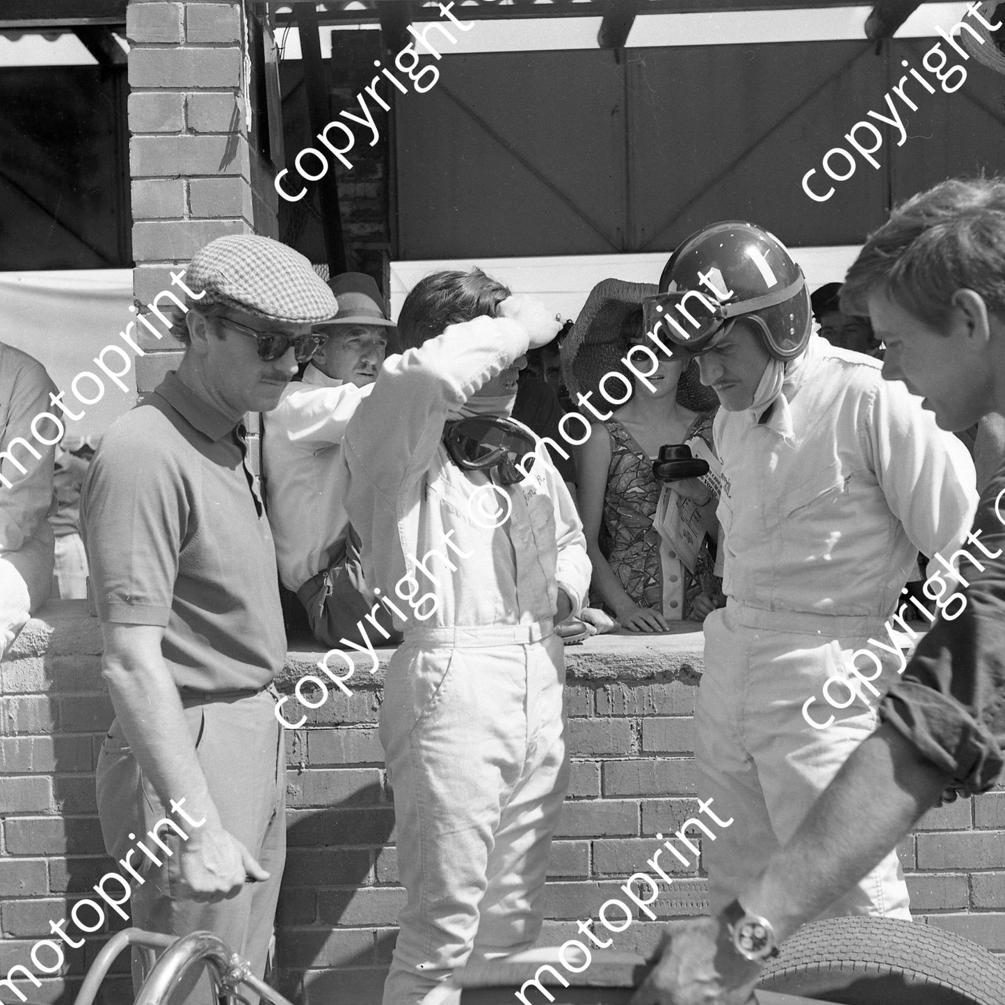 1967 SA GP Colin Chapman, Jim Clark, Graham Hill (courtesy Ken Stewart) 132  (2)