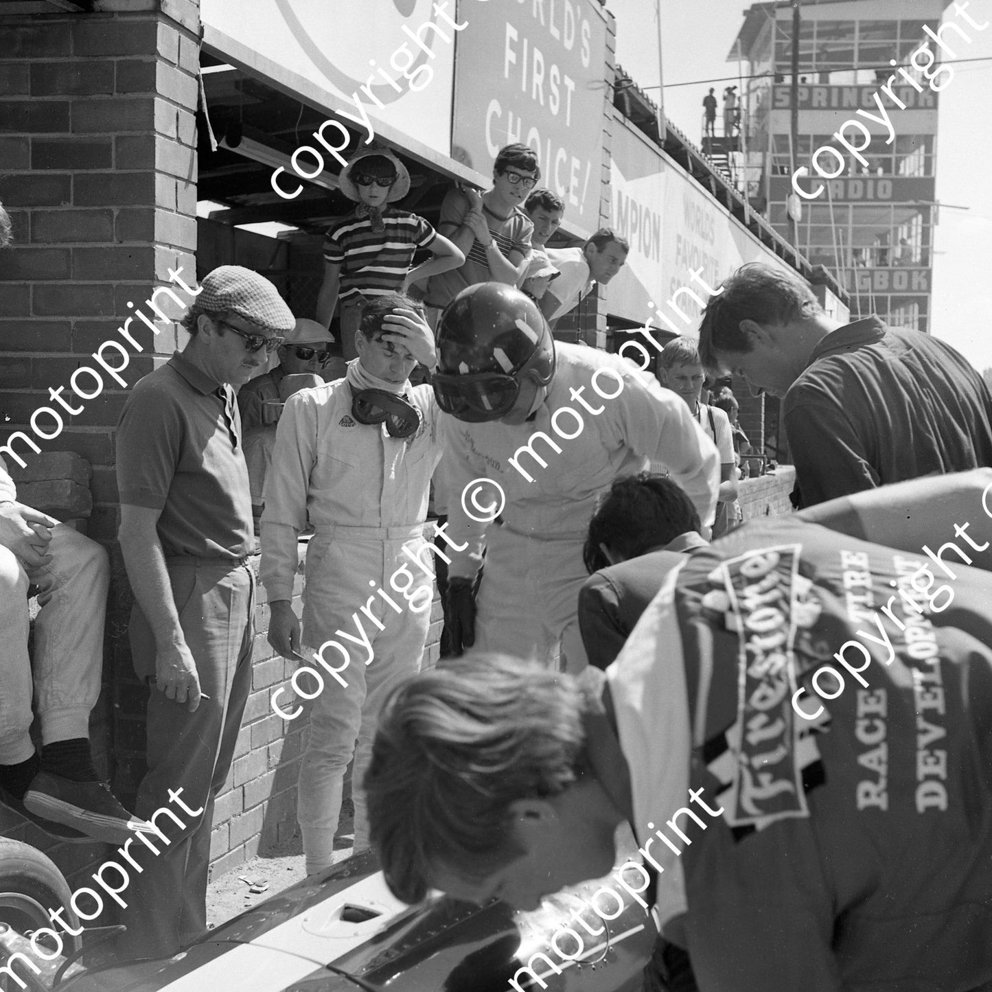 1967 SA GP Colin Chapman, Jim Clark, Graham Hill (courtesy Ken Stewart) 133