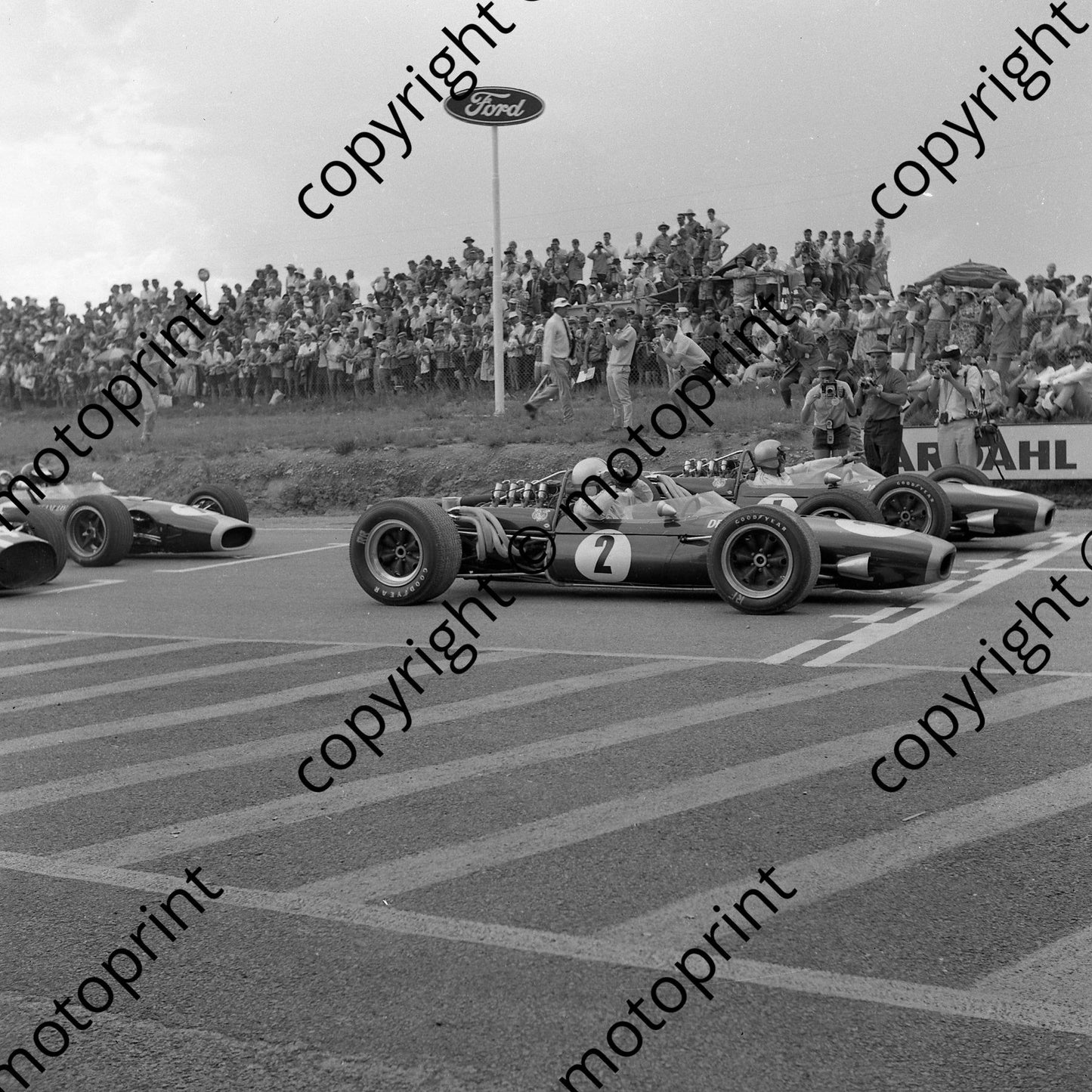 1967 SA GP Denny Hulme, Jack Brabham both Brabham BT20s, Jim Clark Lotus BRM 43 (courtesy Ken Stewart) 119