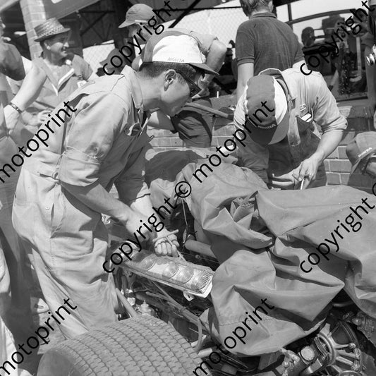 1967 SA GP Honda eng under wraps (courtesy Ken Stewart) 093