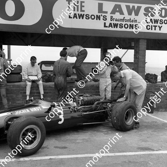 1967 SA GP Jochen Rindt Cooper Maserati 81 (courtesy Ken Stewart) 044