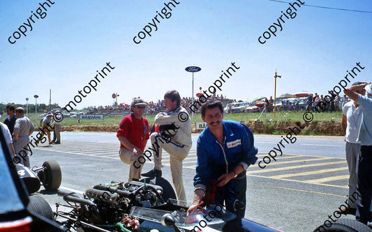 1967 SA GP Jochen Rindt behind Cooper (thanks Vito Momo via G Cavalieri) 027