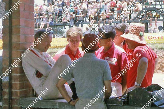 1967 SA GP John Surtees Honda, Firestone personnel (thanks Vito Momo via G Cavalieri) re-edited 47 cropped